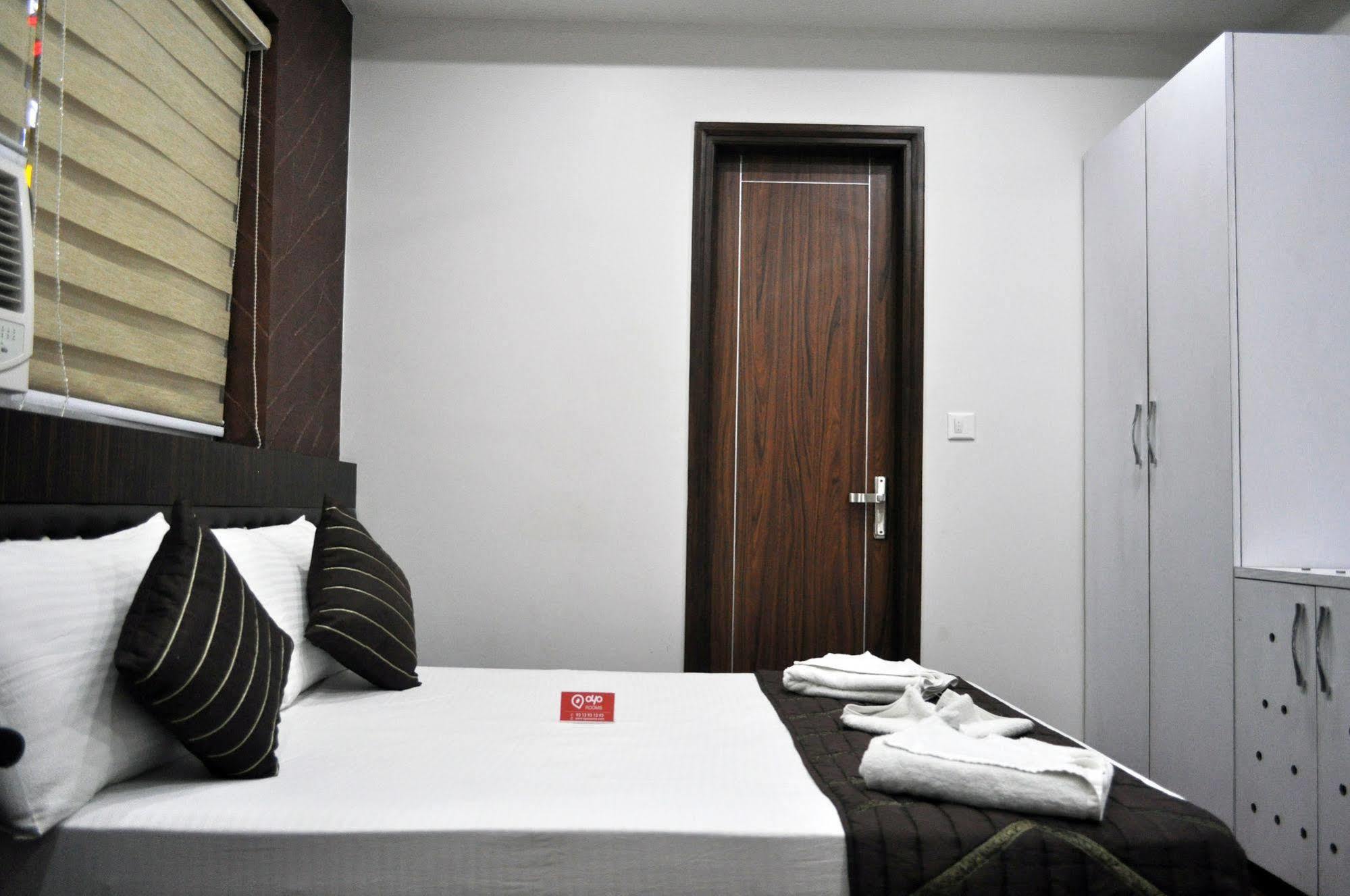 Hotel O Sehej Continental Nueva Delhi Exterior foto